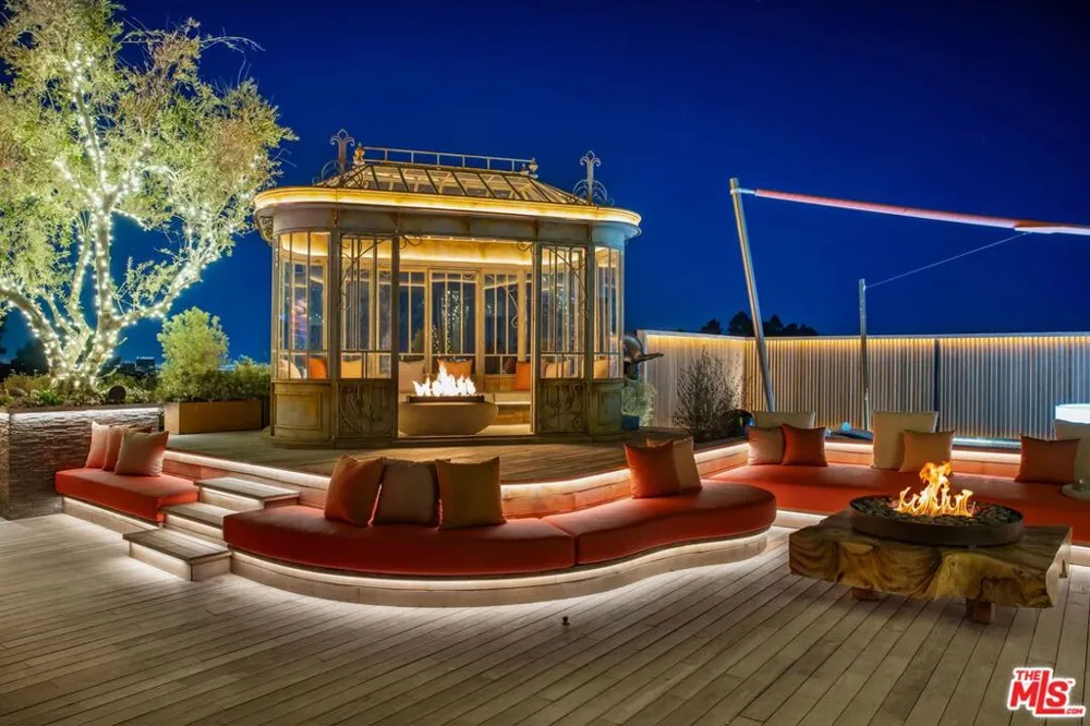 607 Siena Way Los Angeles, CA 90077