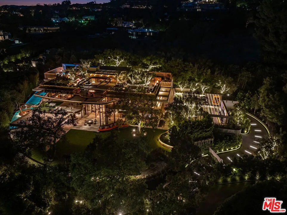 607 Siena Way Los Angeles, CA 90077
