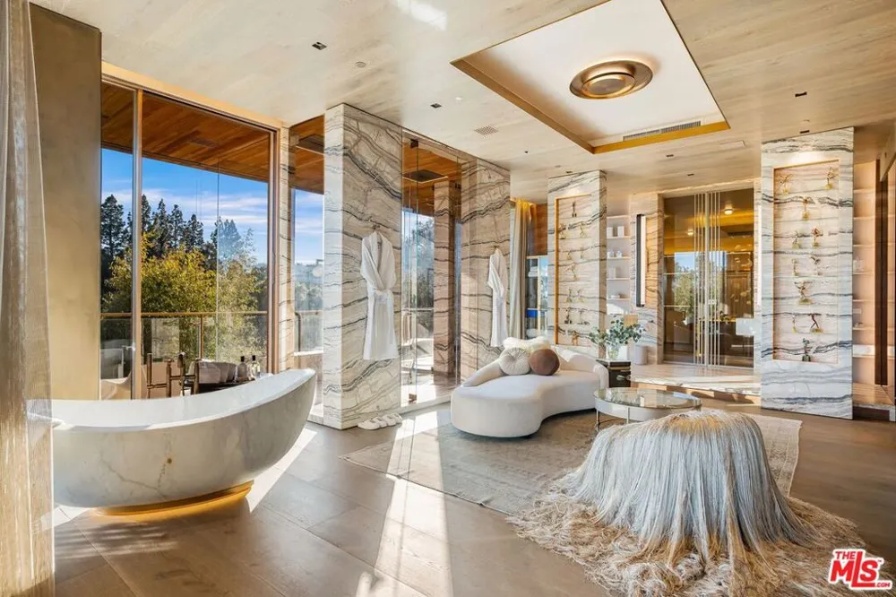 607 Siena Way Los Angeles, CA 90077