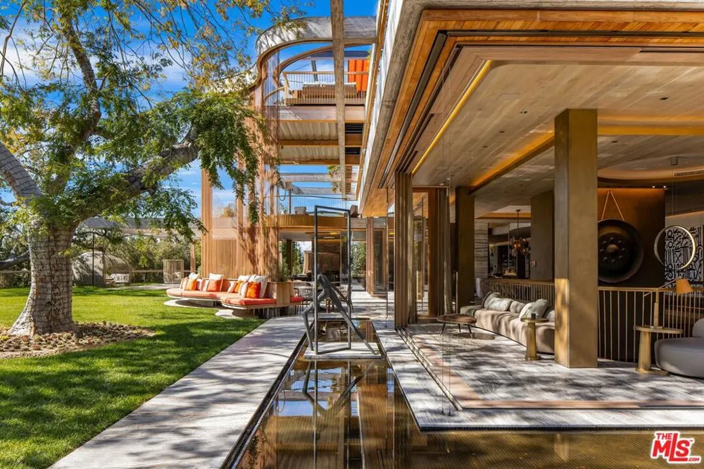 607 Siena Way Los Angeles, CA 90077