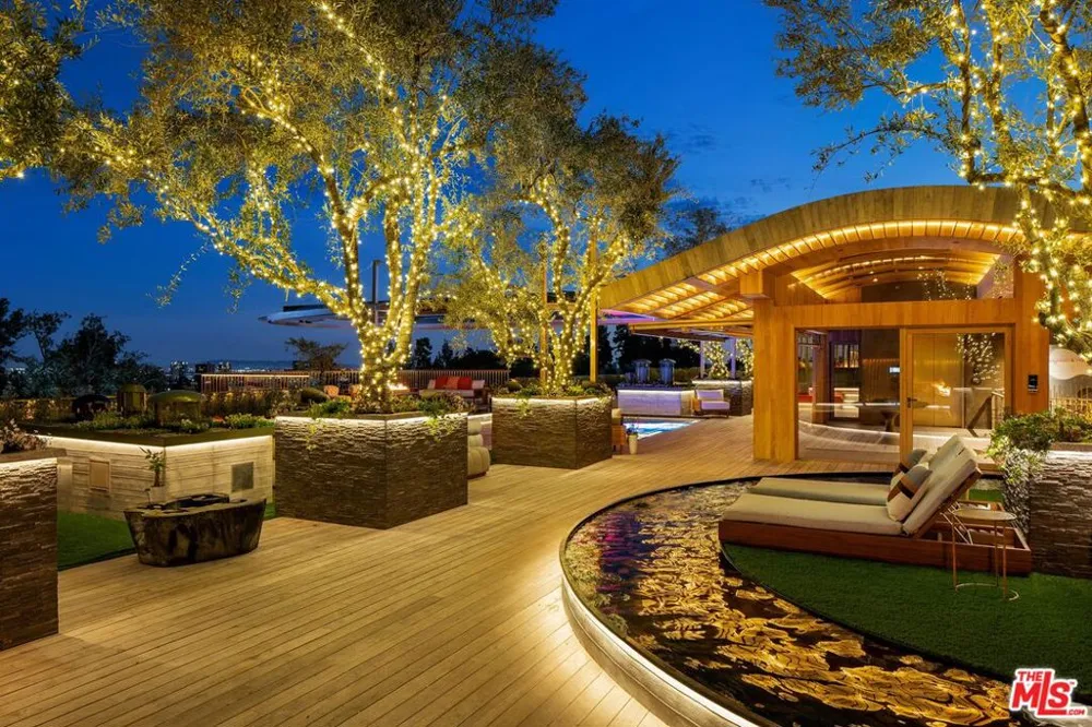 607 Siena Way Los Angeles, CA 90077
