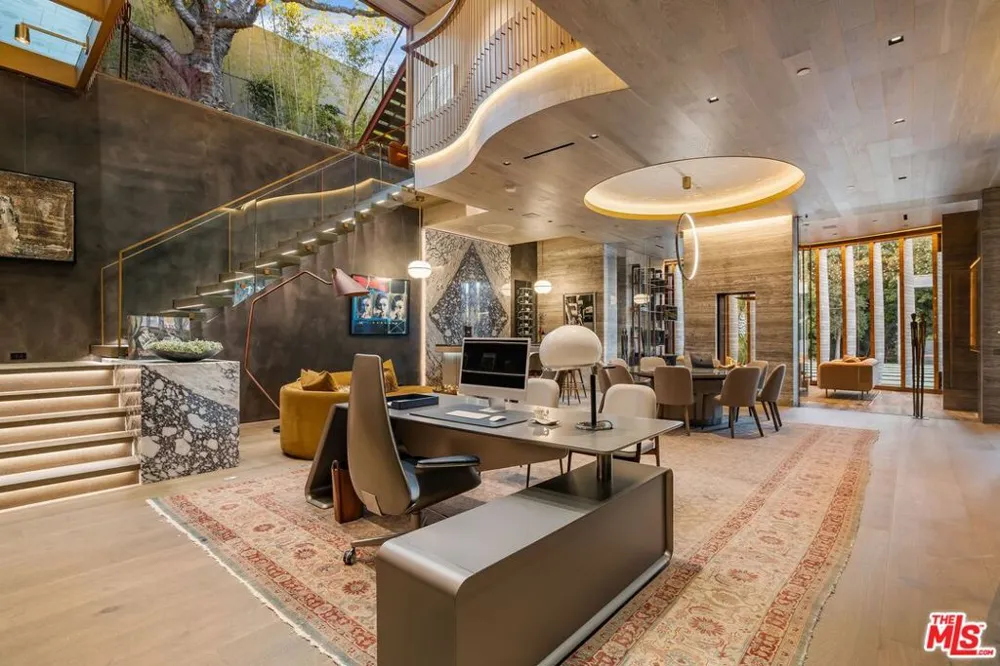 607 Siena Way Los Angeles, CA 90077