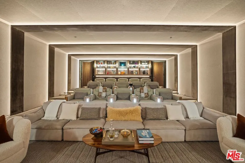 607 Siena Way Los Angeles, CA 90077