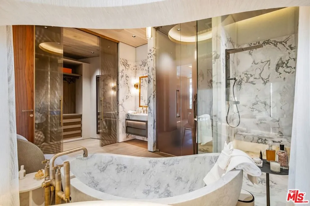 607 Siena Way Los Angeles, CA 90077