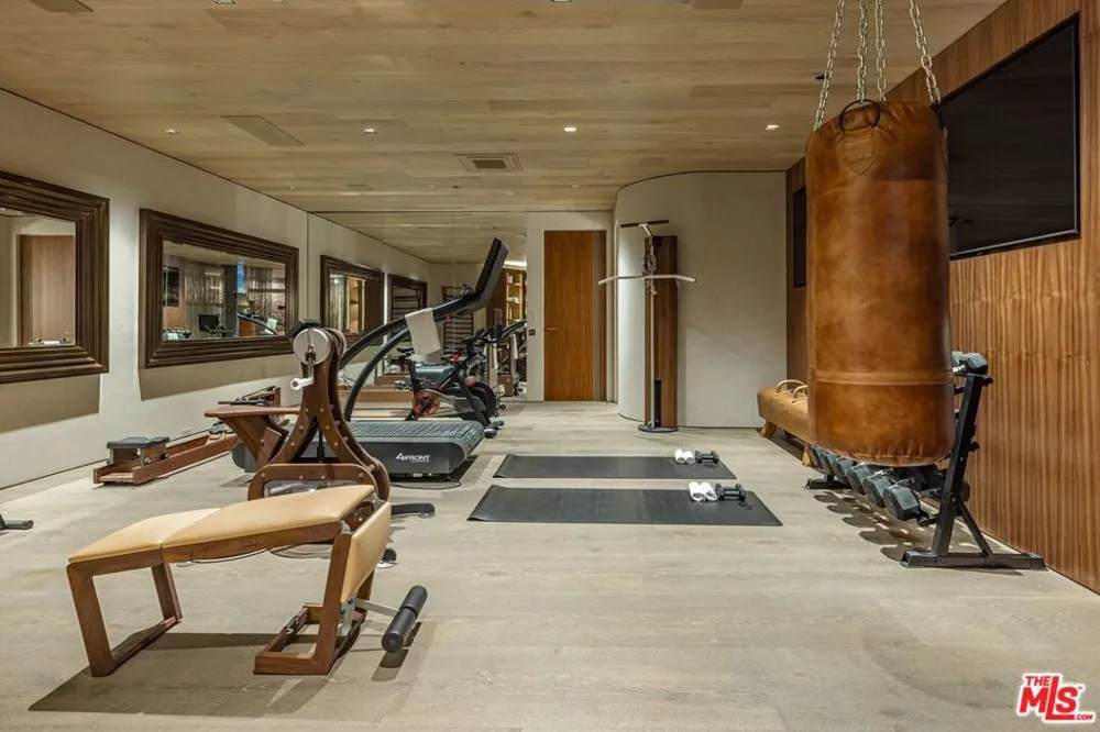 607 Siena Way Los Angeles, CA 90077