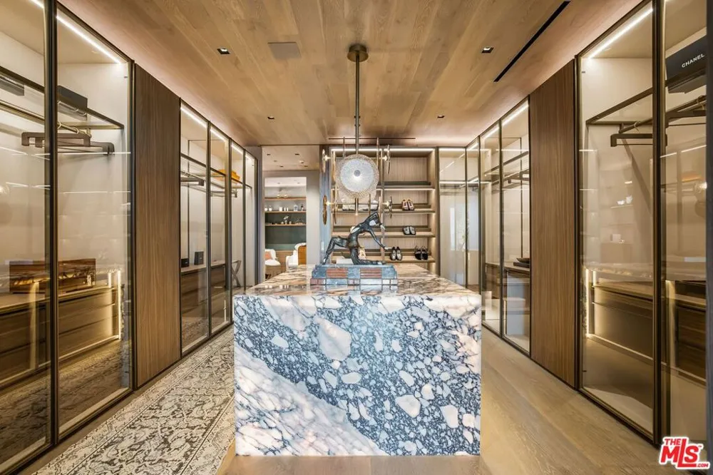 607 Siena Way Los Angeles, CA 90077