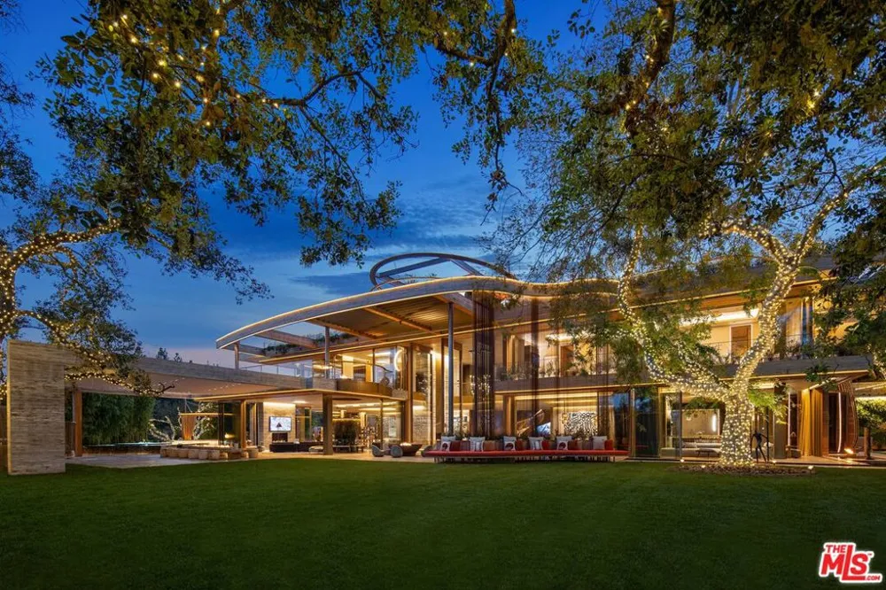 607 Siena Way Los Angeles, CA 90077