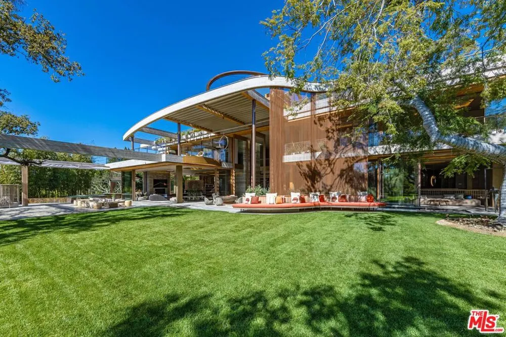 607 Siena Way Los Angeles, CA 90077