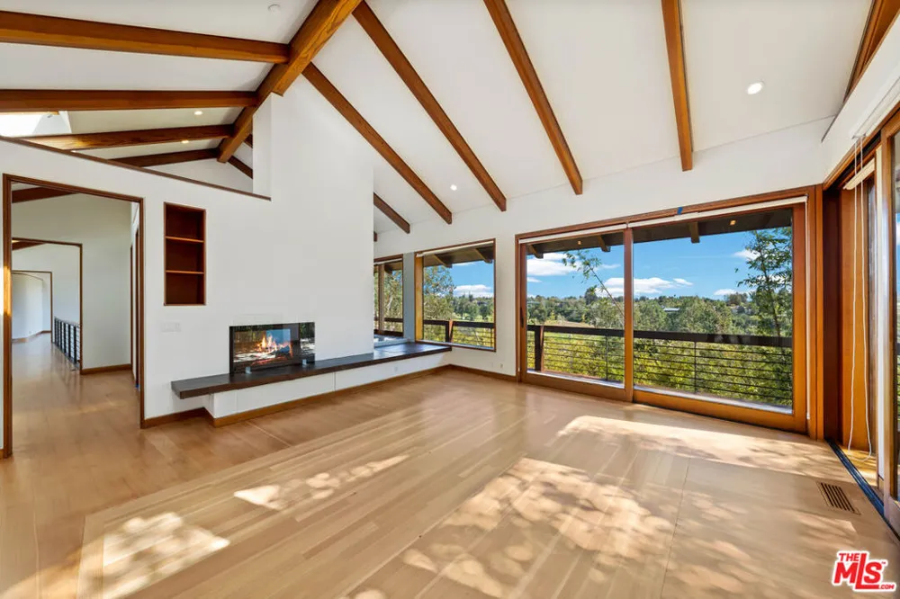 785 Napoli Drive Pacific Palisades, CA 90272