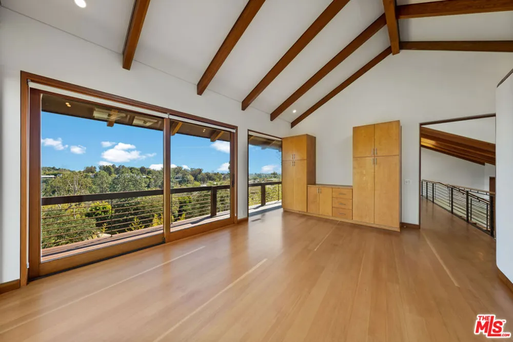 785 Napoli Drive Pacific Palisades, CA 90272