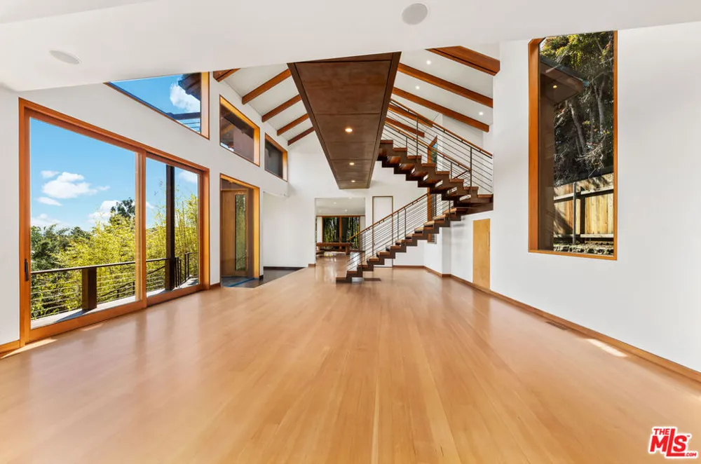 785 Napoli Drive Pacific Palisades, CA 90272