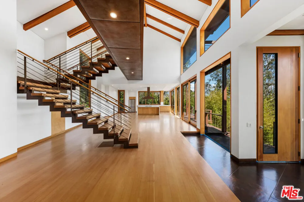 785 Napoli Drive Pacific Palisades, CA 90272