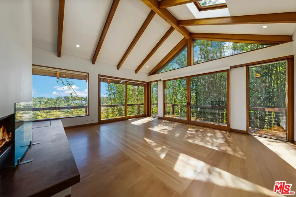 785 Napoli Drive Pacific Palisades, CA 90272