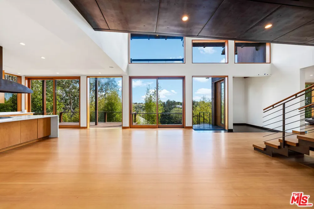 785 Napoli Drive Pacific Palisades, CA 90272