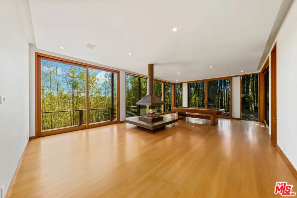 785 Napoli Drive Pacific Palisades, CA 90272