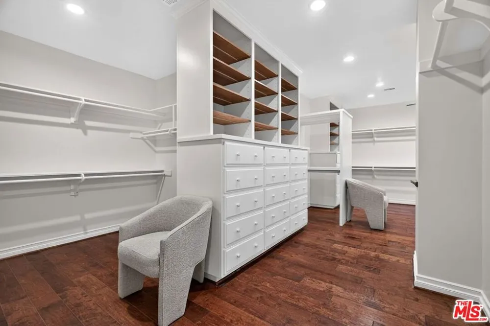 12053 Crest Court Los Angeles, CA 90210