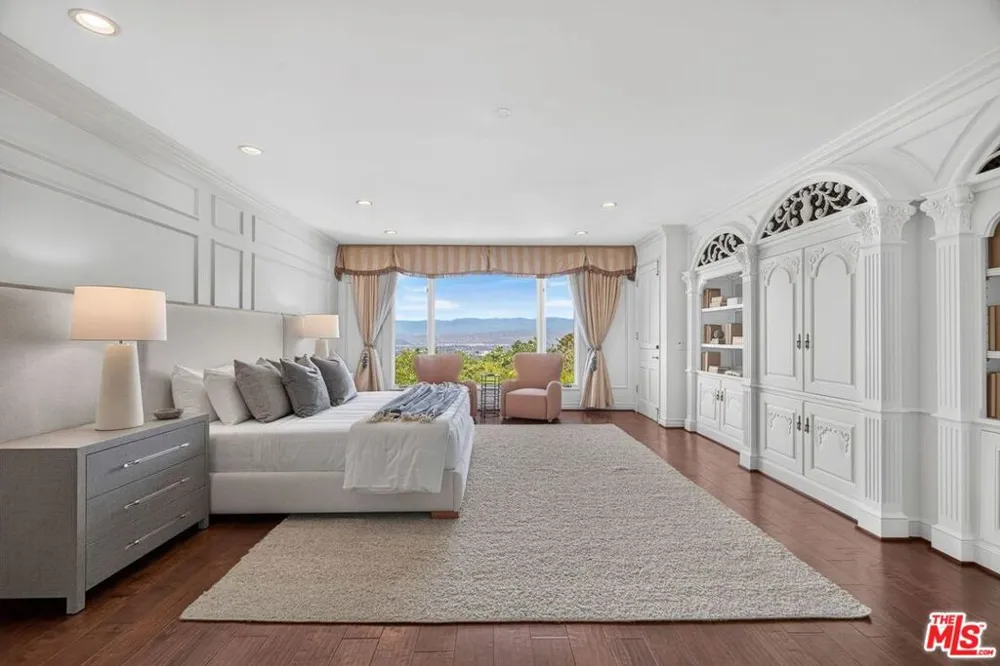 12053 Crest Court Los Angeles, CA 90210
