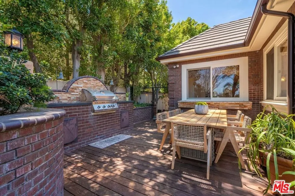 12053 Crest Court Los Angeles, CA 90210