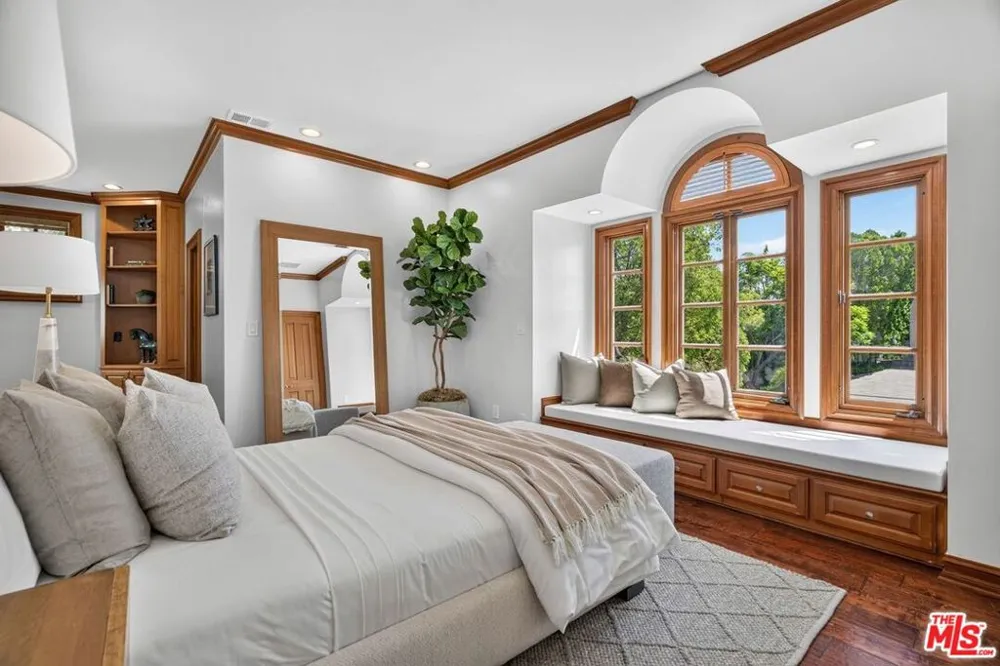 12053 Crest Court Los Angeles, CA 90210