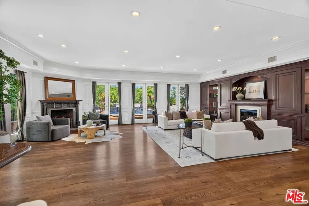 12053 Crest Court Los Angeles, CA 90210