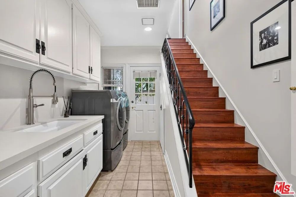 12053 Crest Court Los Angeles, CA 90210