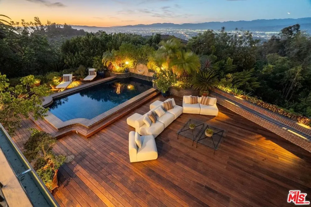 12053 Crest Court Los Angeles, CA 90210