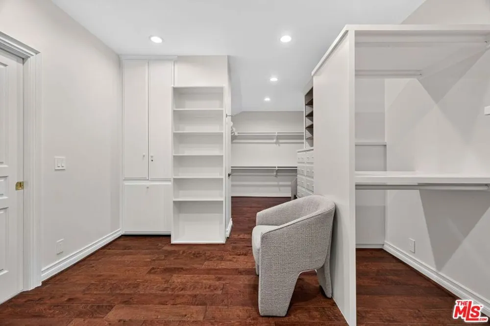 12053 Crest Court Los Angeles, CA 90210