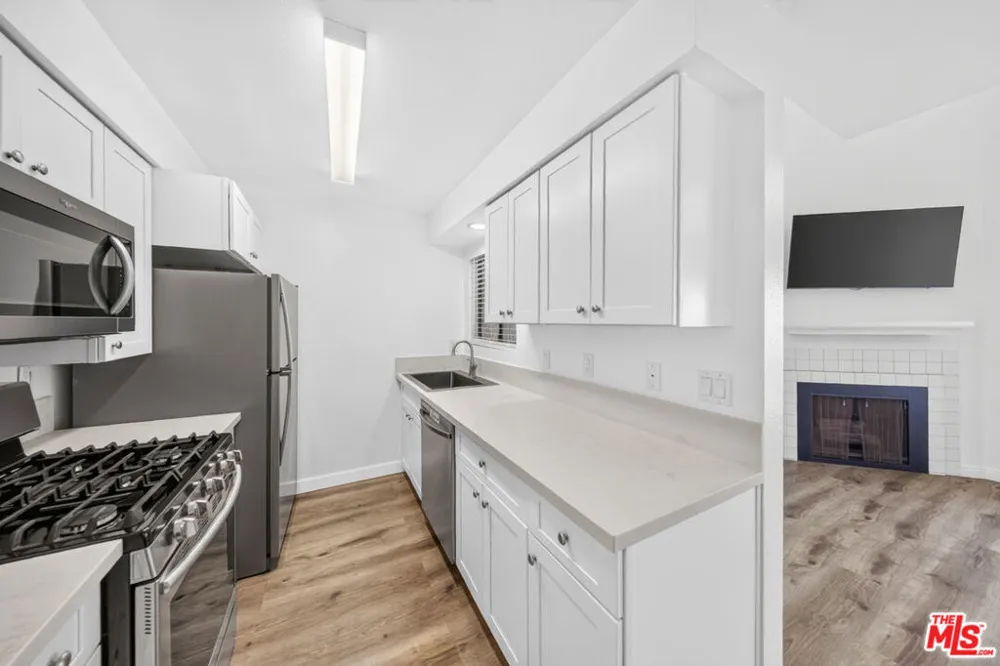 10521 National Boulevard #214 Los Angeles, CA 90034