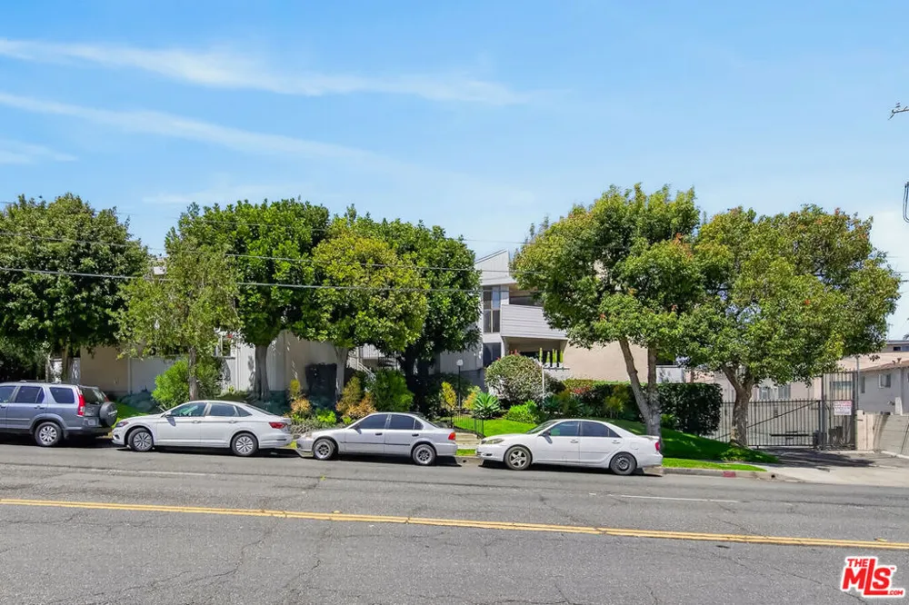 10521 National Boulevard #214 Los Angeles, CA 90034
