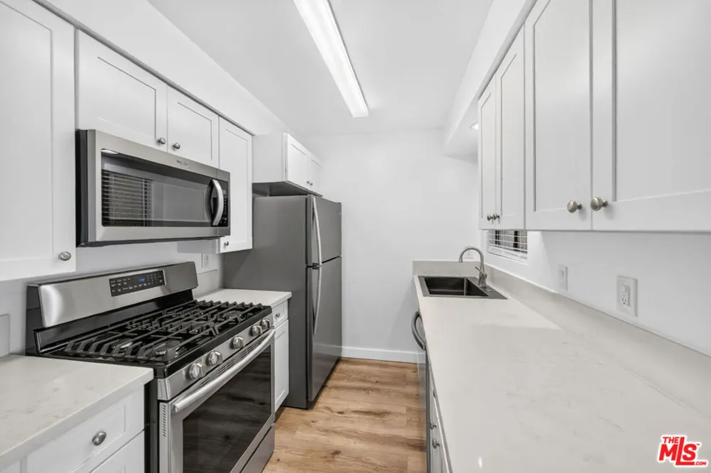 10521 National Boulevard #214 Los Angeles, CA 90034