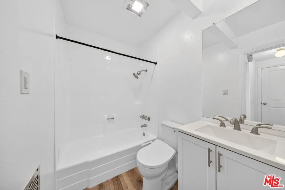 10521 National Boulevard #214 Los Angeles, CA 90034