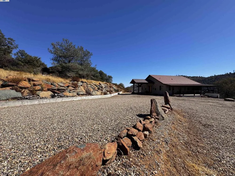 2280 Roan Rd Angels Camp, CA 95222