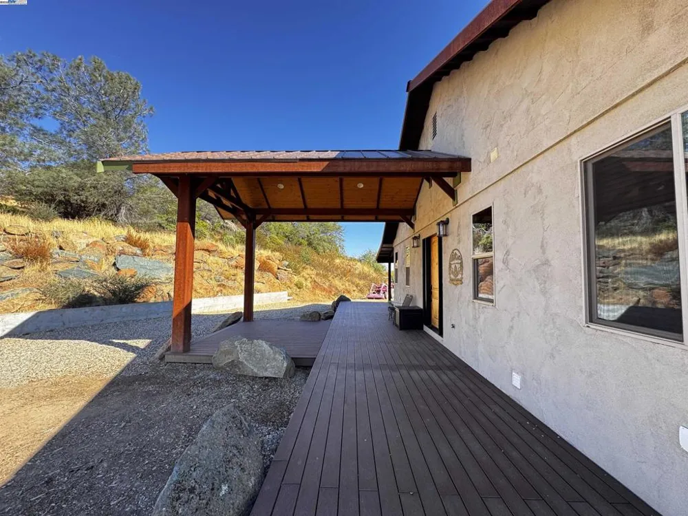 2280 Roan Rd Angels Camp, CA 95222