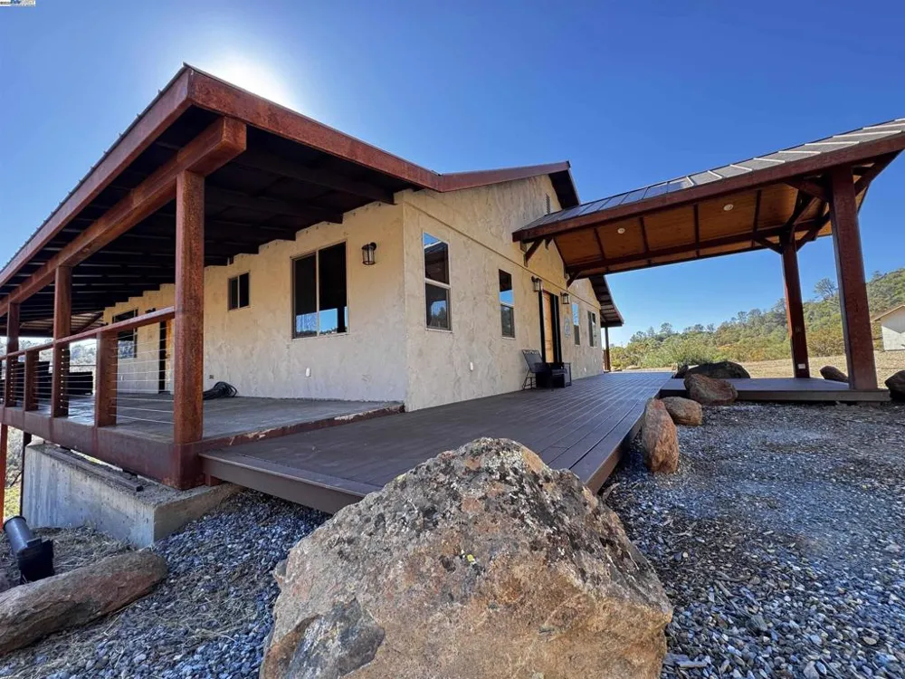 2280 Roan Rd Angels Camp, CA 95222