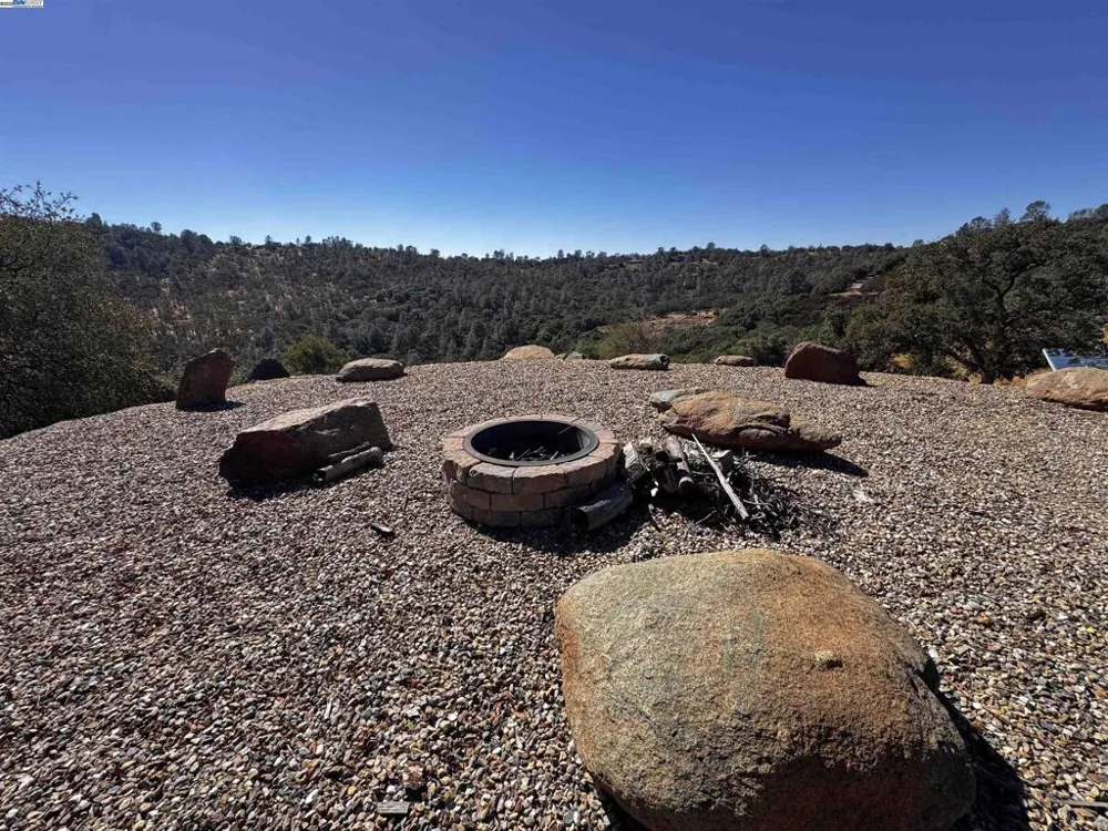 2280 Roan Rd Angels Camp, CA 95222