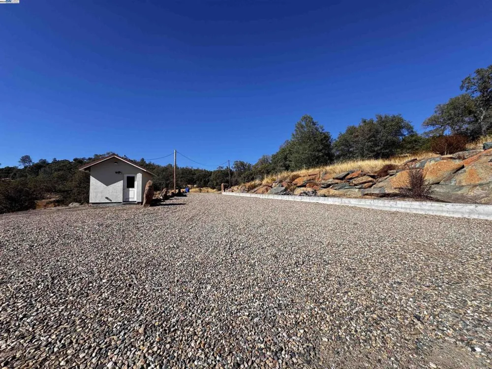 2280 Roan Rd Angels Camp, CA 95222
