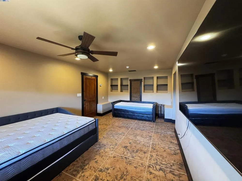 2280 Roan Rd Angels Camp, CA 95222