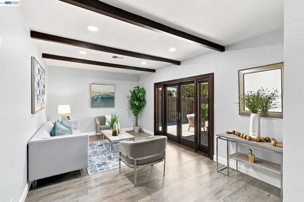 32252 Valiant Way Union City, CA 94587