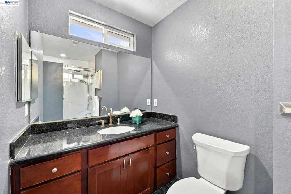 32252 Valiant Way Union City, CA 94587