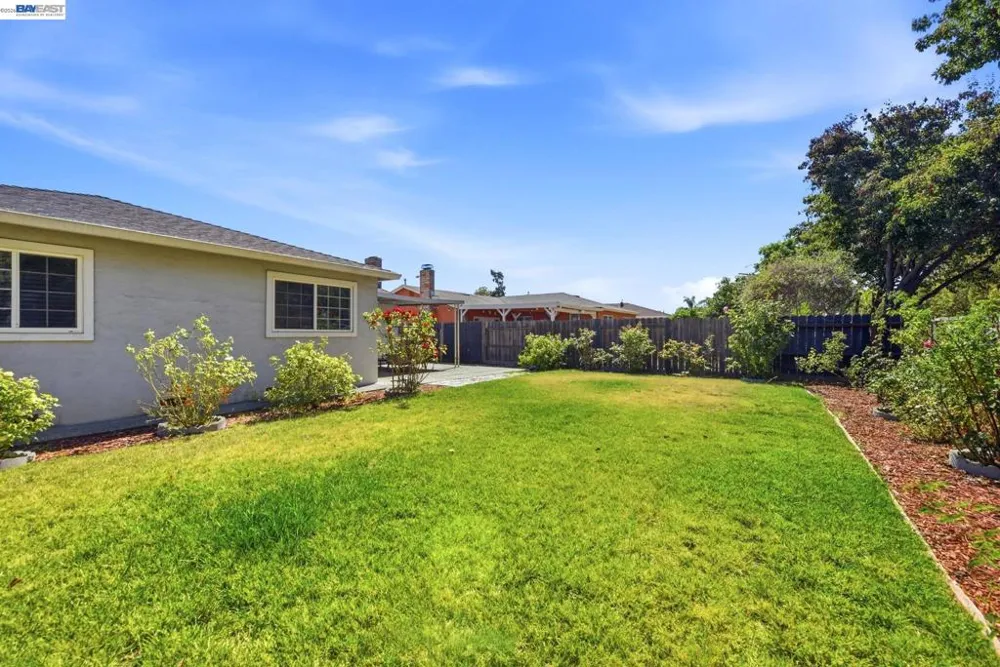 32252 Valiant Way Union City, CA 94587