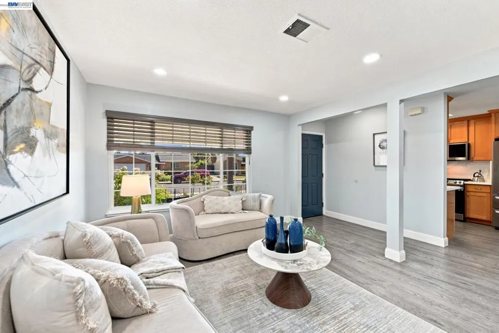 32252 Valiant Way Union City, CA 94587