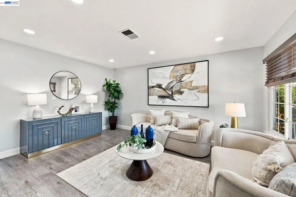 32252 Valiant Way Union City, CA 94587