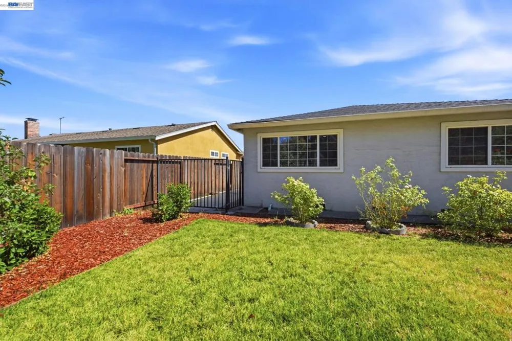 32252 Valiant Way Union City, CA 94587