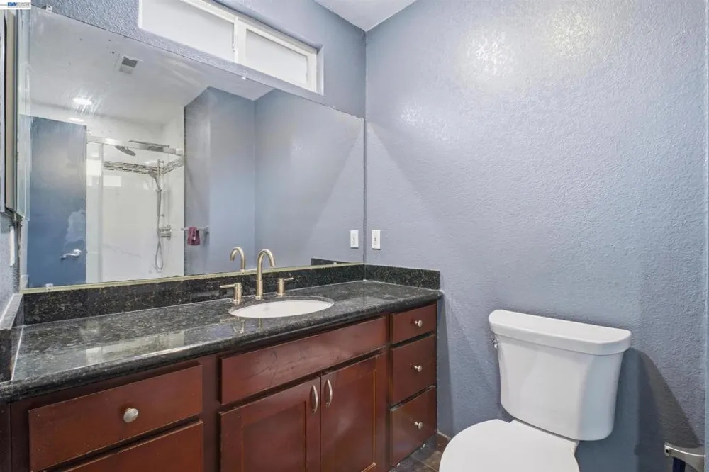32252 Valiant Way Union City, CA 94587