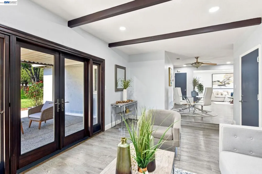 32252 Valiant Way Union City, CA 94587