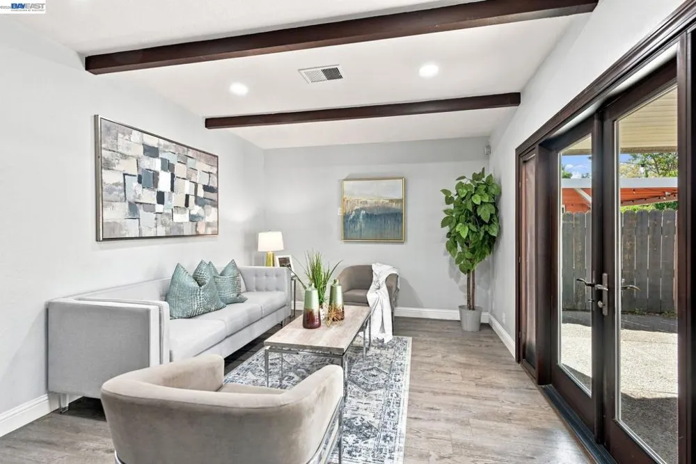 32252 Valiant Way Union City, CA 94587