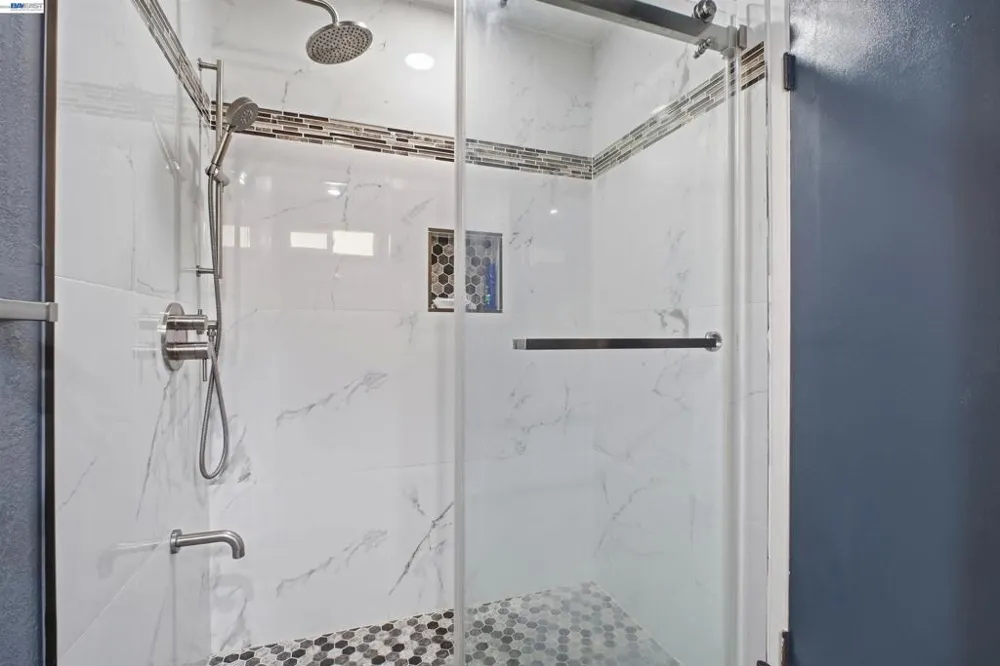 32252 Valiant Way Union City, CA 94587