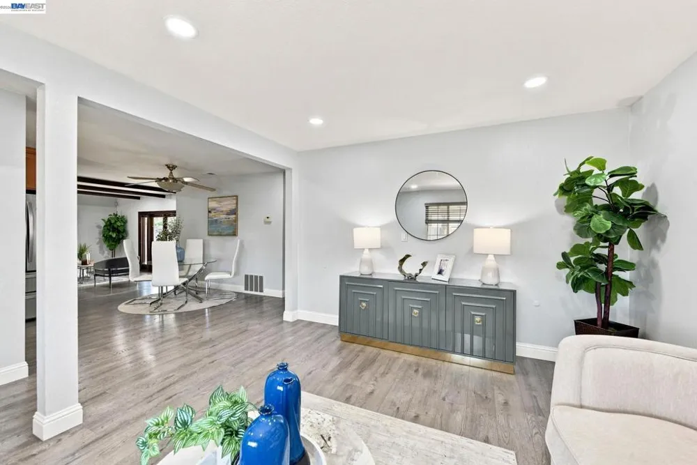 32252 Valiant Way Union City, CA 94587