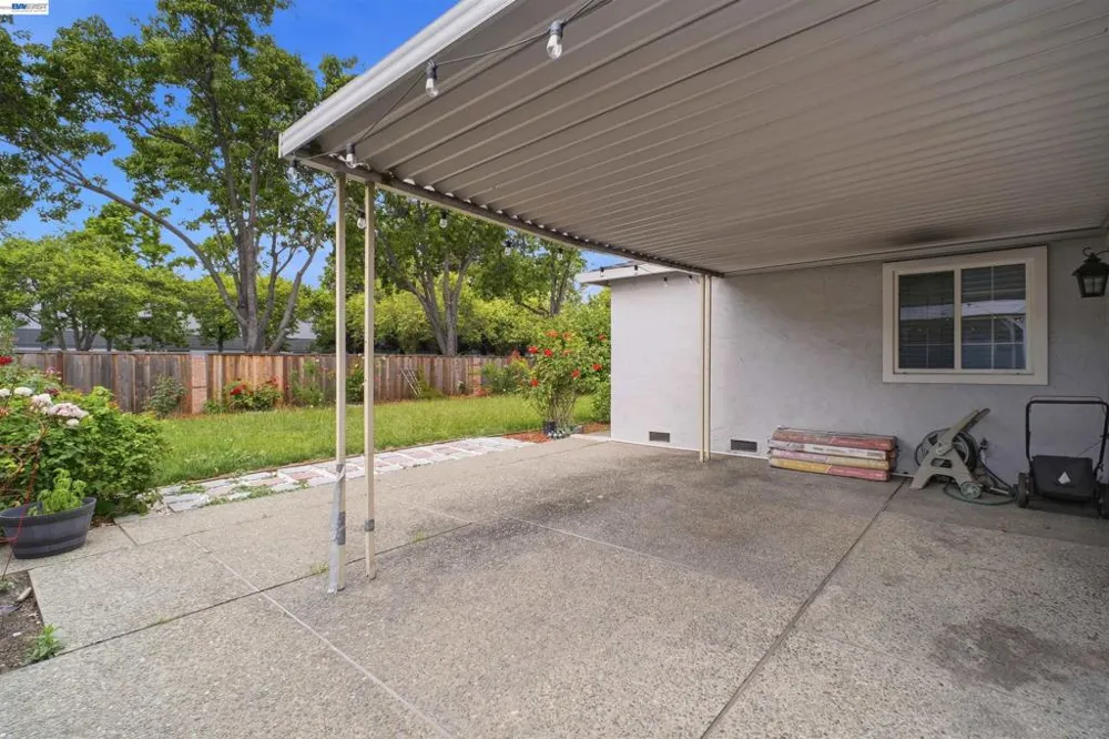 32252 Valiant Way Union City, CA 94587
