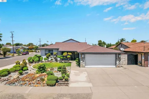 1799 Catalpa Court
